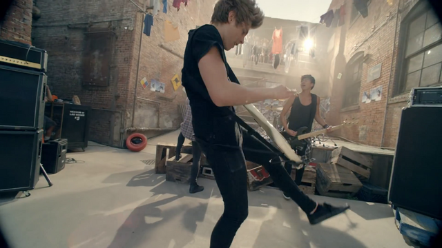 File:5 Seconds of Summer - She Looks So Perfect - 5 Seconds of Summer Wiki (82).png