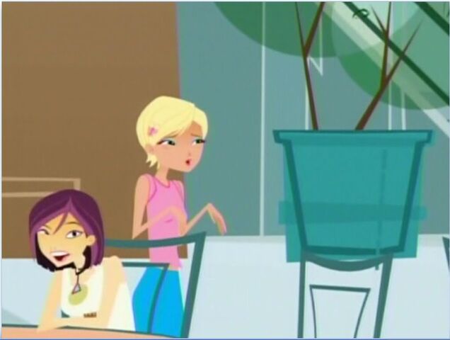 File:Caitlin and Nikki disgusted.jpg