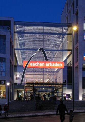 Datei:Aachen4044ArkadenW.jpg