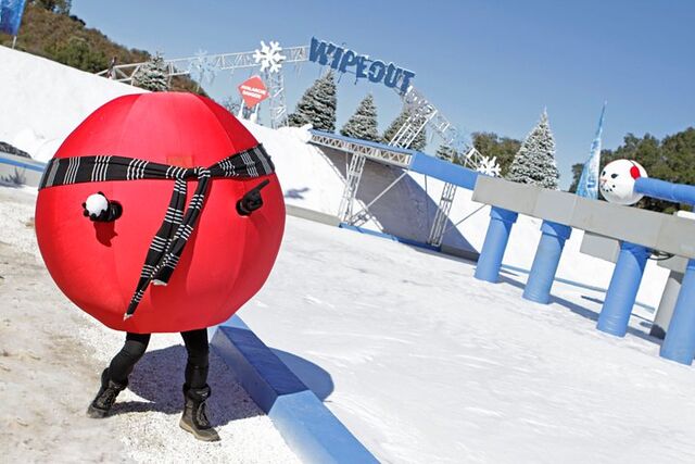 File:Winter balls.jpeg