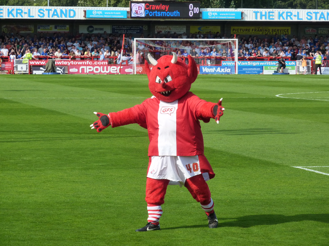 Fichier:Wikia-Visualization-Add-4,frcrawleytownfc.png