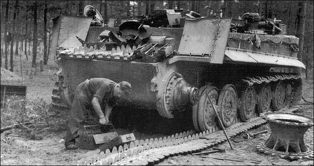 Файл:Field Repairs-1.jpg