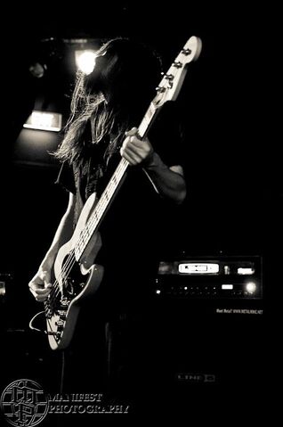 File:Larry Ash bass.jpg
