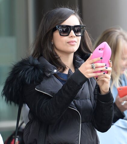 File:Sofia-carson-out-and-about-in-media-city-manchester-01.jpg