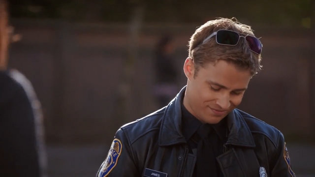 File:Officer James (4).png