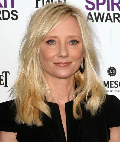 File:Anne-heche-27th-annual-independent-spirit-awards-01.jpg