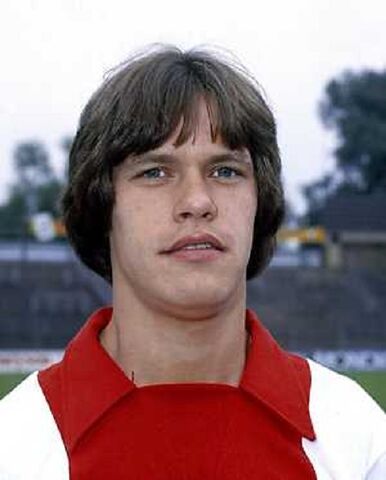 Bestand:1976)FrankArnesen (4).jpg
