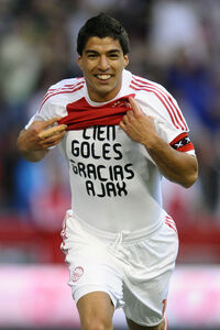 Suarez 100 goals.jpg