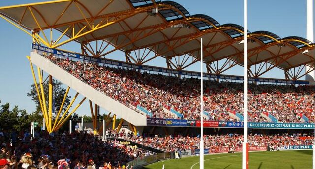 File:Carrara Stadium 4.jpg