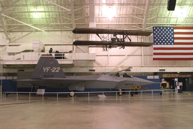 File:Lockheed-Boeing-General Dynamics YF-22 USAF.jpg