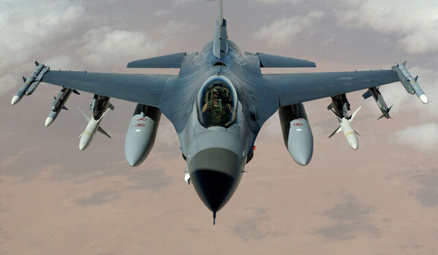 File:800px-F-16 Fighting Falcon.jpg