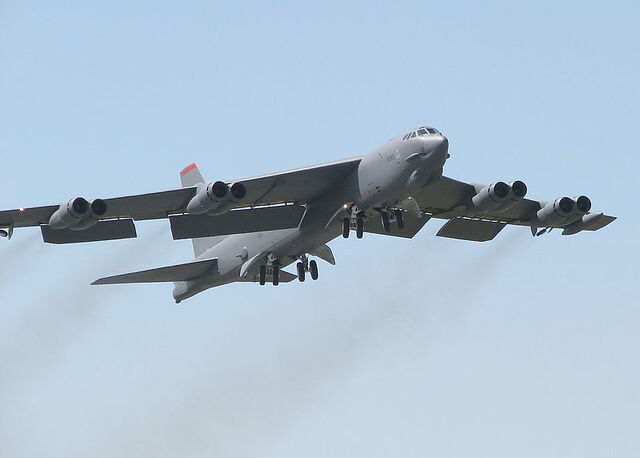File:800px-B52.climbout.arp.jpg