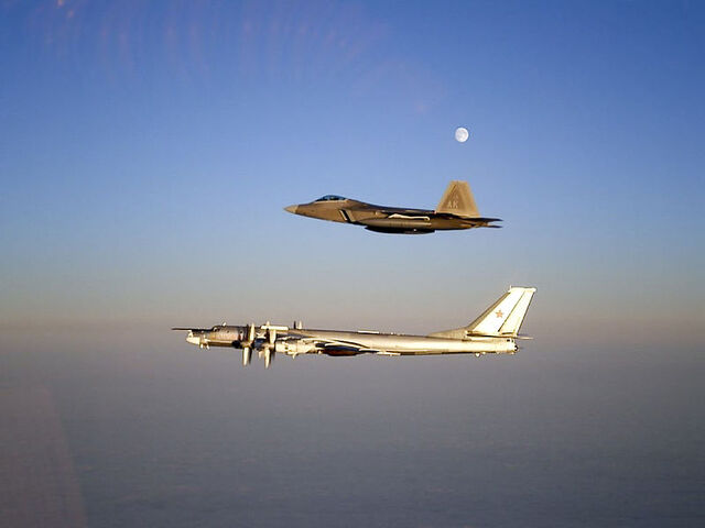 File:800px-Raptor and TU-95.jpg