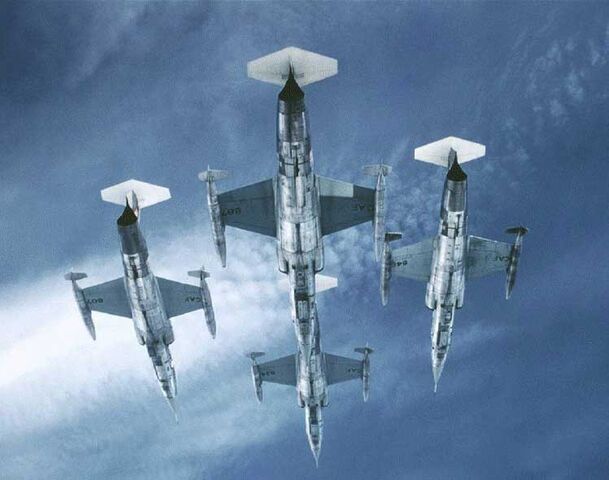 File:CF-104-807.jpg
