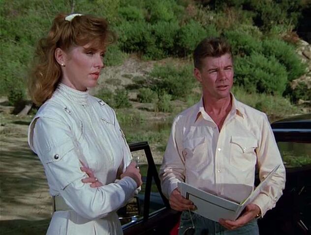 File:Lydia 3-annie oakley.jpg