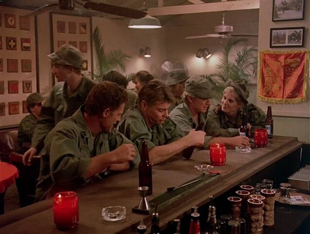 File:Ellie and the gang-hx1.jpg