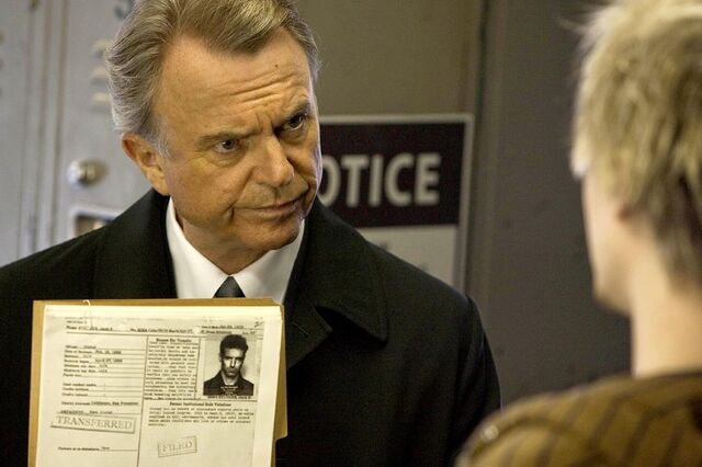 File:1x01 HauserDocument.jpg