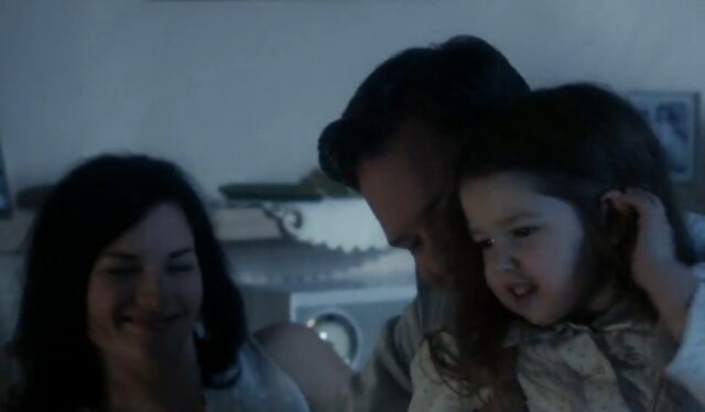 File:1x05 family.jpg