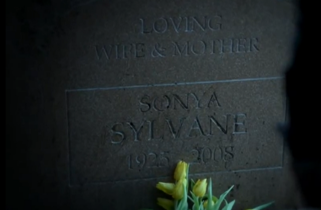 File:Sonya grave.png