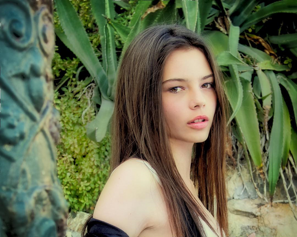 File:Eleonora (7).png
