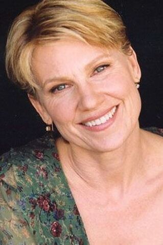 File:Lindsay-Crouse1.jpg