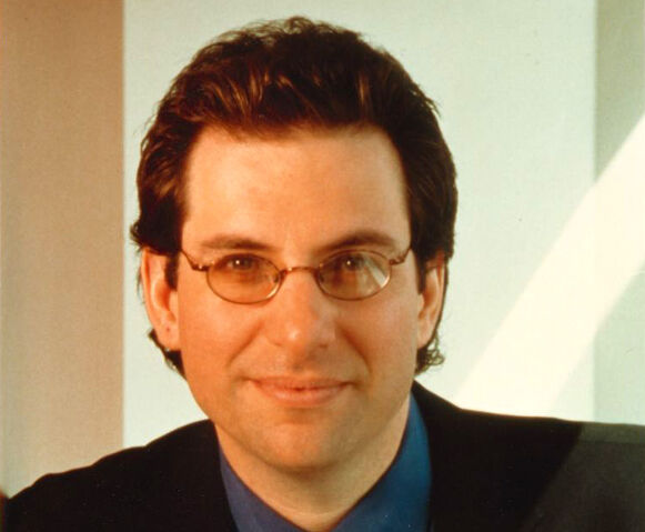 File:Kevin-mitnick-former-hacker-and-most-wanted-computer-criminal-portrait.jpg