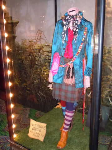 File:Johnny Depp Mad Hatter battle costume.jpg