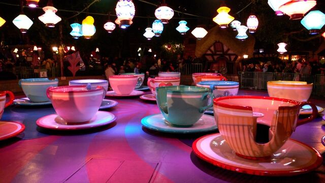 File:Mad Tea Party Ride-3577.jpg