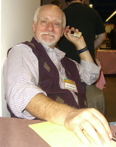 Plik:ChrisClaremont11.15.08ByLuigiNovi.jpg