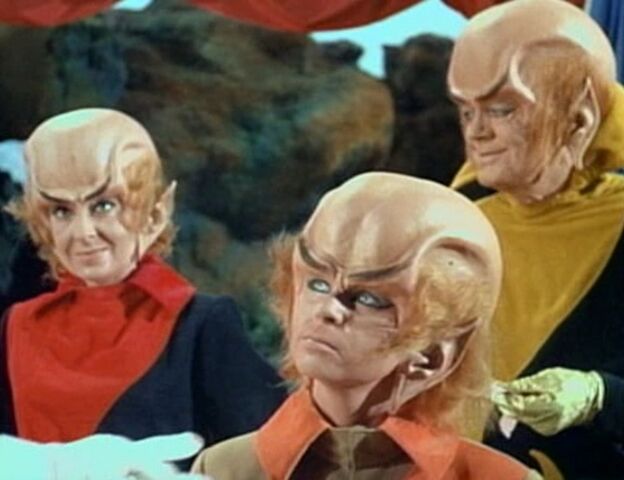 File:ADayAtTheZoo-Aliens.jpg