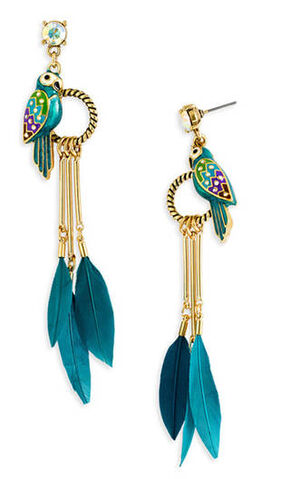 File:Betseyjohnsonfeatheredearrings460.jpg