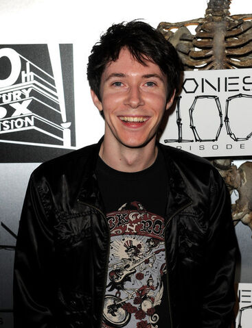 File:Ryan-Cartwright-ryan-cartwright-17785718-455-594.jpg