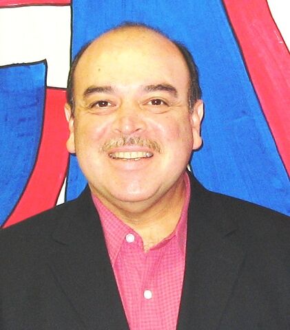 File:Cruz Bustamante .10.06.jpg