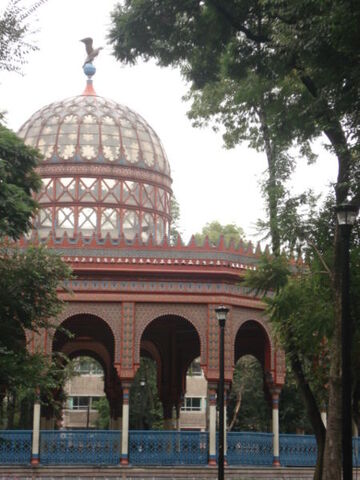 File:Morisoc kiosk tenochtitlan.jpg