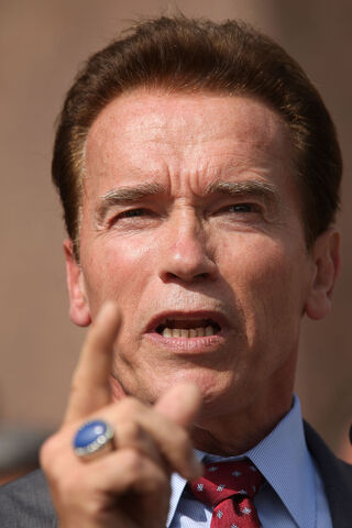 File:ArnoldSchwarzenegger.jpg