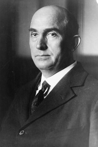 File:Carl Trumbell Hayden.jpg