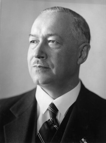 File:Kálmán Darányi.jpg