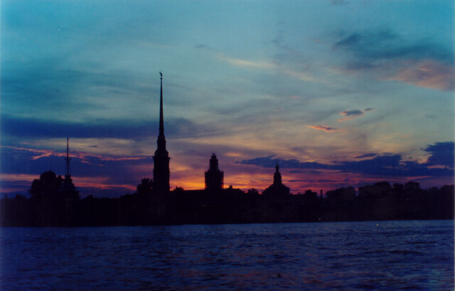 File:Sankt Petersburg - White Nights (Weisse Nächte) Midnight Light 7.jpg