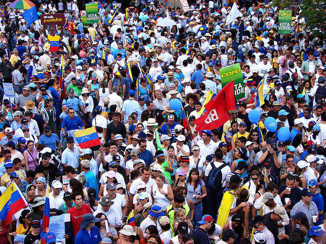 File:800px-Marcha apoyo rosales.jpg