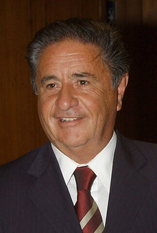 File:Eduardo Duhalde.jpg