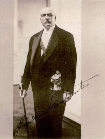 File:J L Sanfuentes.jpg