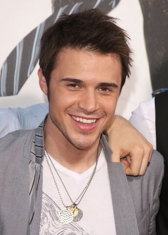 File:Kris+Allen+Premiere+Warner+Bros+17+Again+Arrivals+B6zpjuItqBGx.jpg