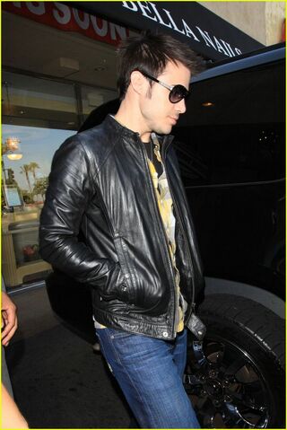 File:Kris-allen-adam-lambert-larry-king-live-15.jpg
