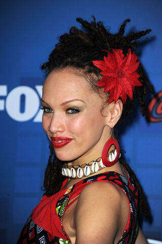 File:NaimaAdedapoFoxAmericanIdolFinalistPartyvtjO8ppsi15l.jpg