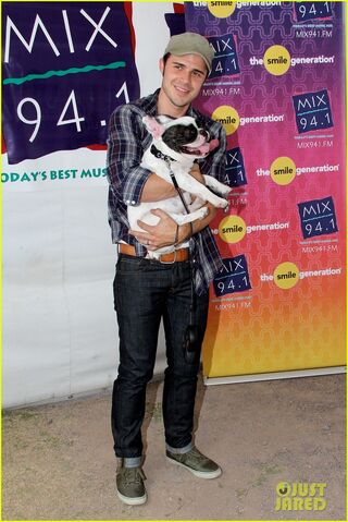 File:Kris-allen-petapalooza-performer-09.jpg