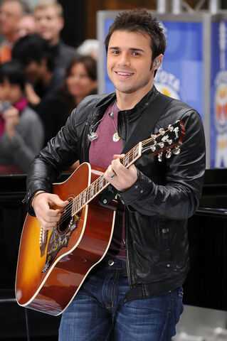 File:Kris+Allen+Kris+Allen+Adam+Lampert+Perform+91GfofRZ7Ewx.jpg