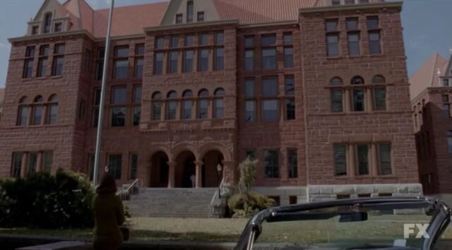 File:201 Briarcliff.jpg