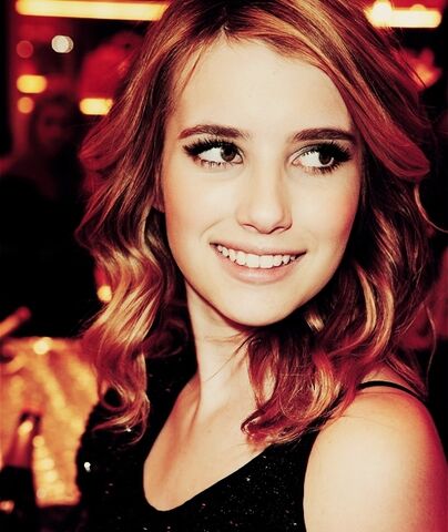 Fichier:Emma-Roberts-emma-roberts-17651176-500-594.jpg