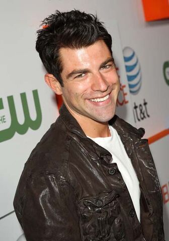 File:Max greenfield.jpg