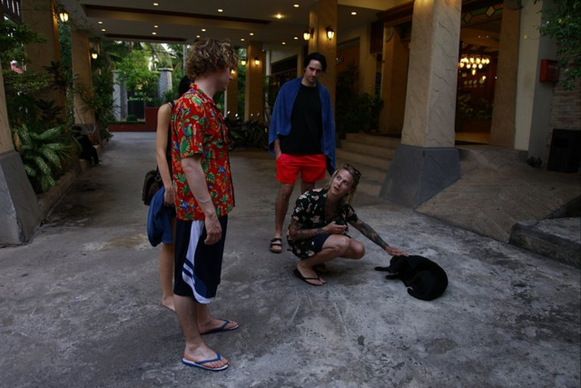 File:EvanPetersholiday.png